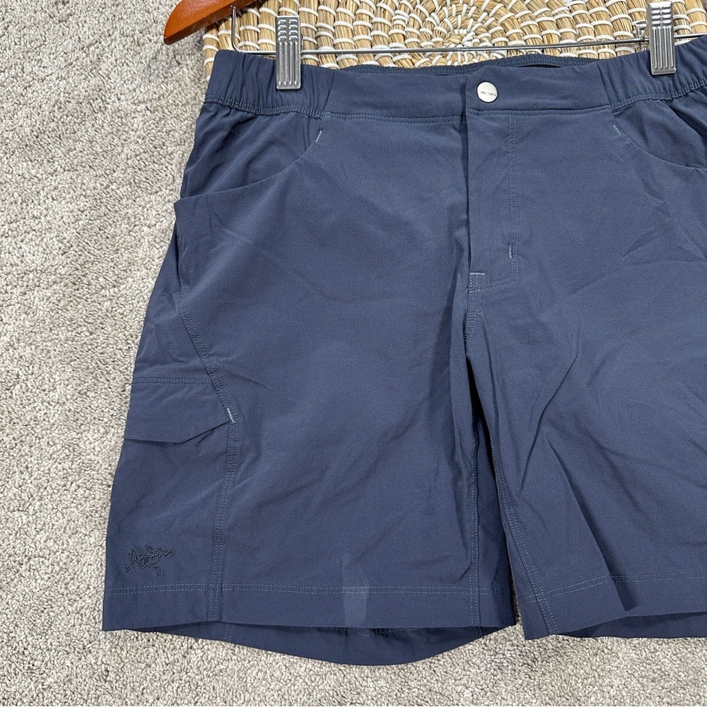 Arc’teryx Women’s Alroy Short 7” Mid Rise Lightweight Outdoor Hiking in Navy 6 - Picture 3 of 16